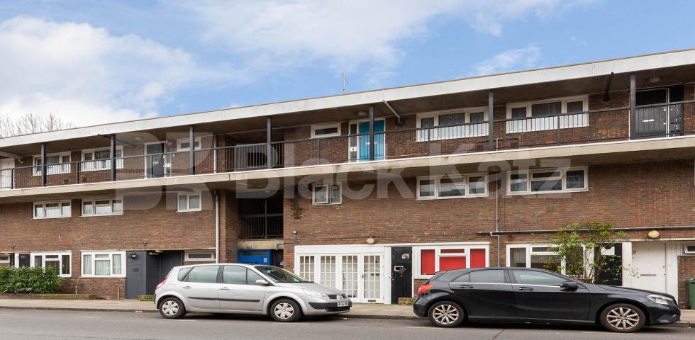 Spacious three double bedroom property  Blundell Street, Caldenonian Road